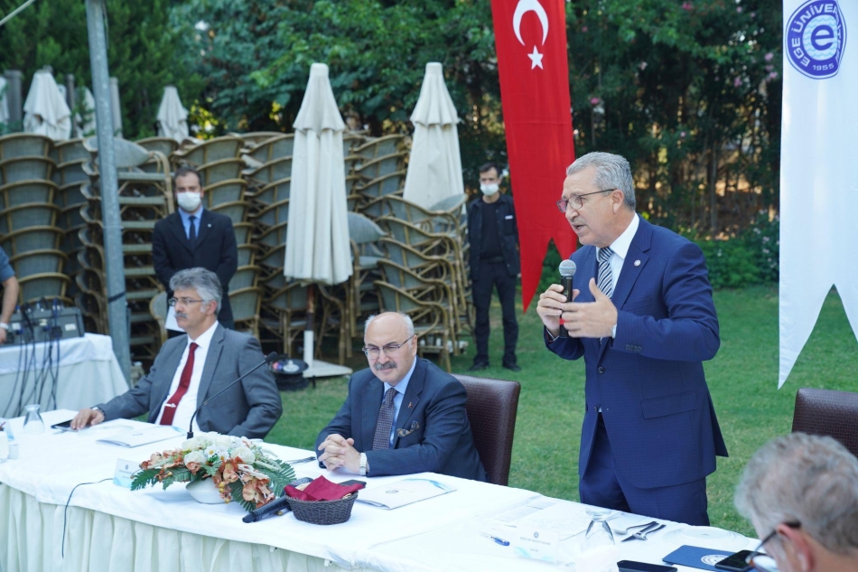 2020/07/1595358382_++++ege-_i̇zmir’in_kanaat_önderleri_ege_üniversitesinde_buluştu_(1).jpg