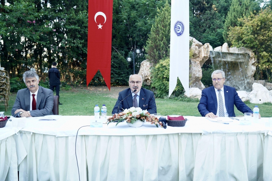 2020/07/1595358384_++++ege-_i̇zmir’in_kanaat_önderleri_ege_üniversitesinde_buluştu_(3).jpg
