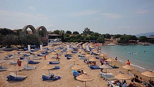 Seferihisar'da 8 Halk Plajı Mavi Bayrak Aldı