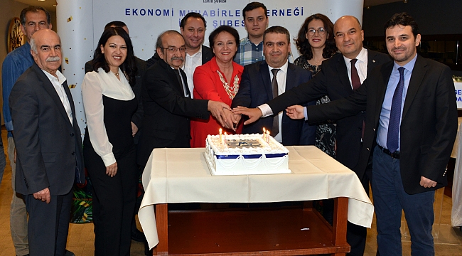 Ekonomi Muhabirleri Derneği İzmir Şubesi 30. Yılını Kutladı