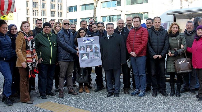 Ekonomi Muhabirleri Derneği İzmir Şubesi Meslektaşlarını Unutmadı