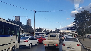  İzmir'de Trafik Sorunu Endişe Yaratmaya Başladı