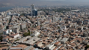 İzmir'de Yağmalama Olayları Baş Gösterdi