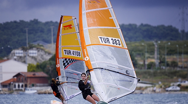 Urla'da Windsurf Kursları İlgi Görüyor