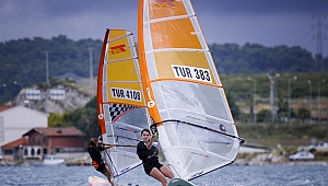 Urla'da Windsurf Kursları İlgi Görüyor