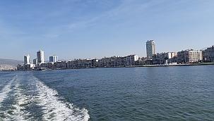 Gençler İzmir'den Gidiyor