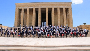 Türk Rotaryenler Ulu Önder ATATÜRK'ün Huzurunda