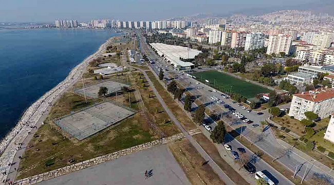 Karşıyaka'da Takas Üzerine Kurulu İkinci El Ticareti 