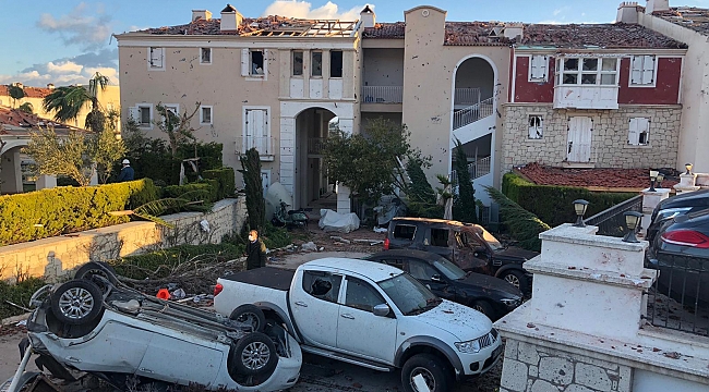 Çeşme'de Birçok Gayrimenkul Hortumla Büyük Hasara Uğradı