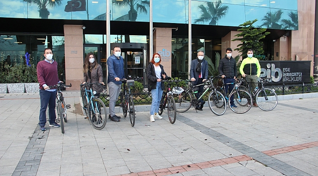 İzmir'de Bisikletli Ulaşımı Tercih Edenler Artıyor