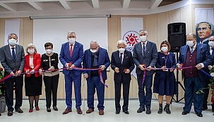 İzmir'de Hücre İşleme Merkezi Hizmete Açıldı